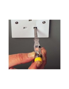 DETECTOR DE TENSIÓN STANLEY 220-250V STHT0-66121 2