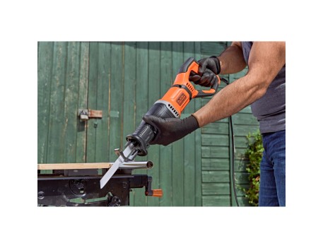 SIERRA SABLE BLACK+DECKER 750W BES301-QS