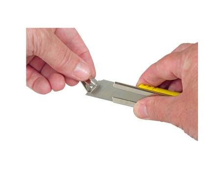CUTTER PROFESIONAL FATMAX 18 MM 0-10-421