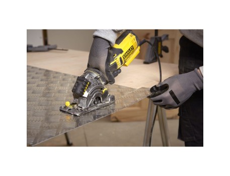SIERRA CIRCULAR MANO STANLEY 650W FME380K-QS