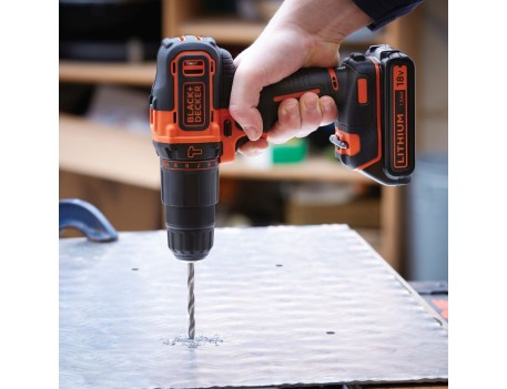 TALADRO PERCUTOR BLACK+DECKER 18V BDCHD18K-QW