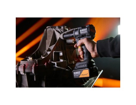LLAVE IMPACTO DEWALT MCLAREN 1/2 406 NM 2 BATS