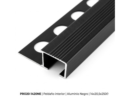 PELDAÑO ALUMINIO NEGRO 14X20,5CM 2,5M