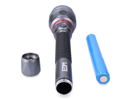 LINTERNA LED 23000 LÚMENES LARGO ALCANCE RECARGABLE